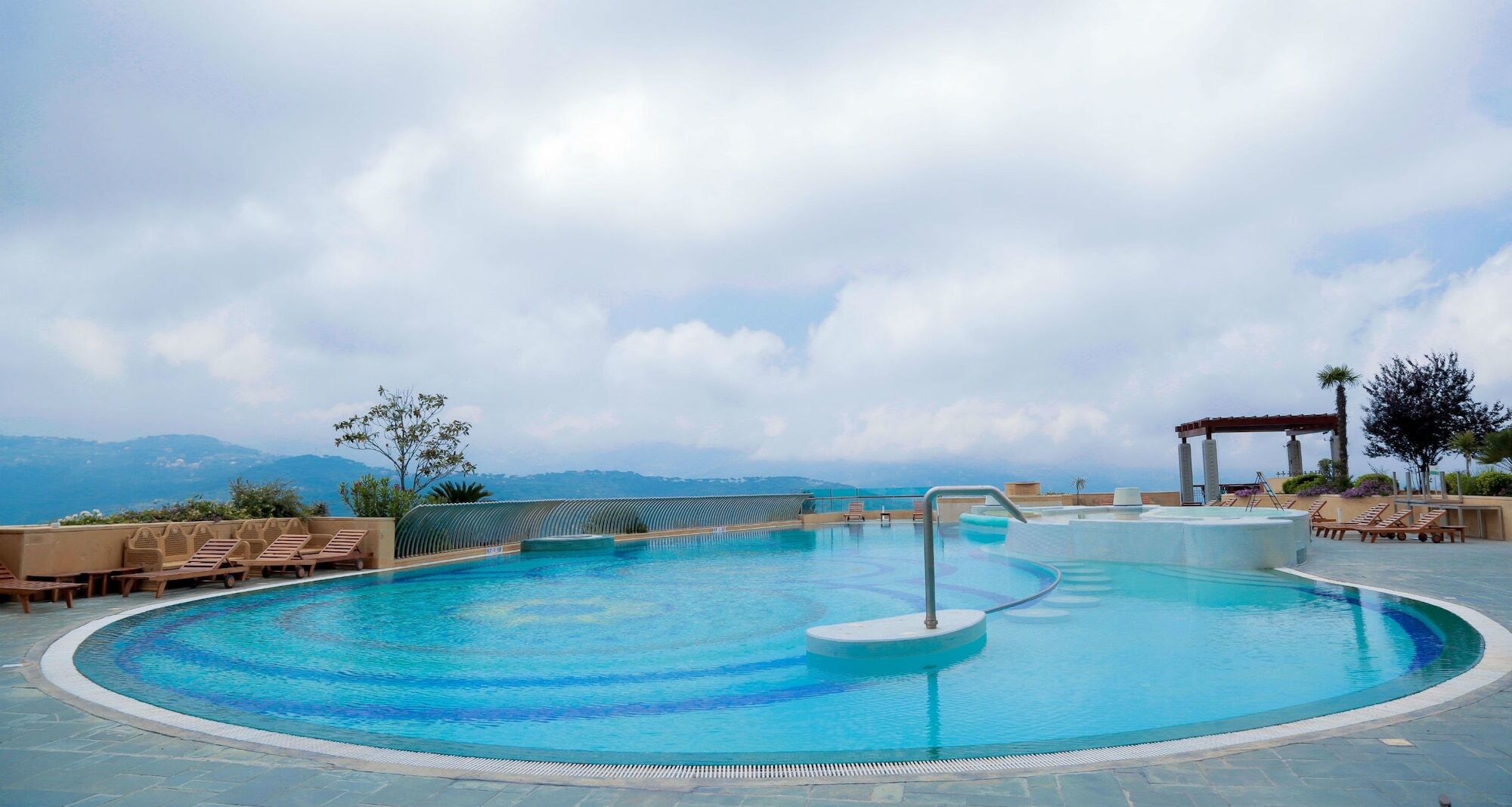 Grand Hills Hotel & Spa Brummana Esterno foto